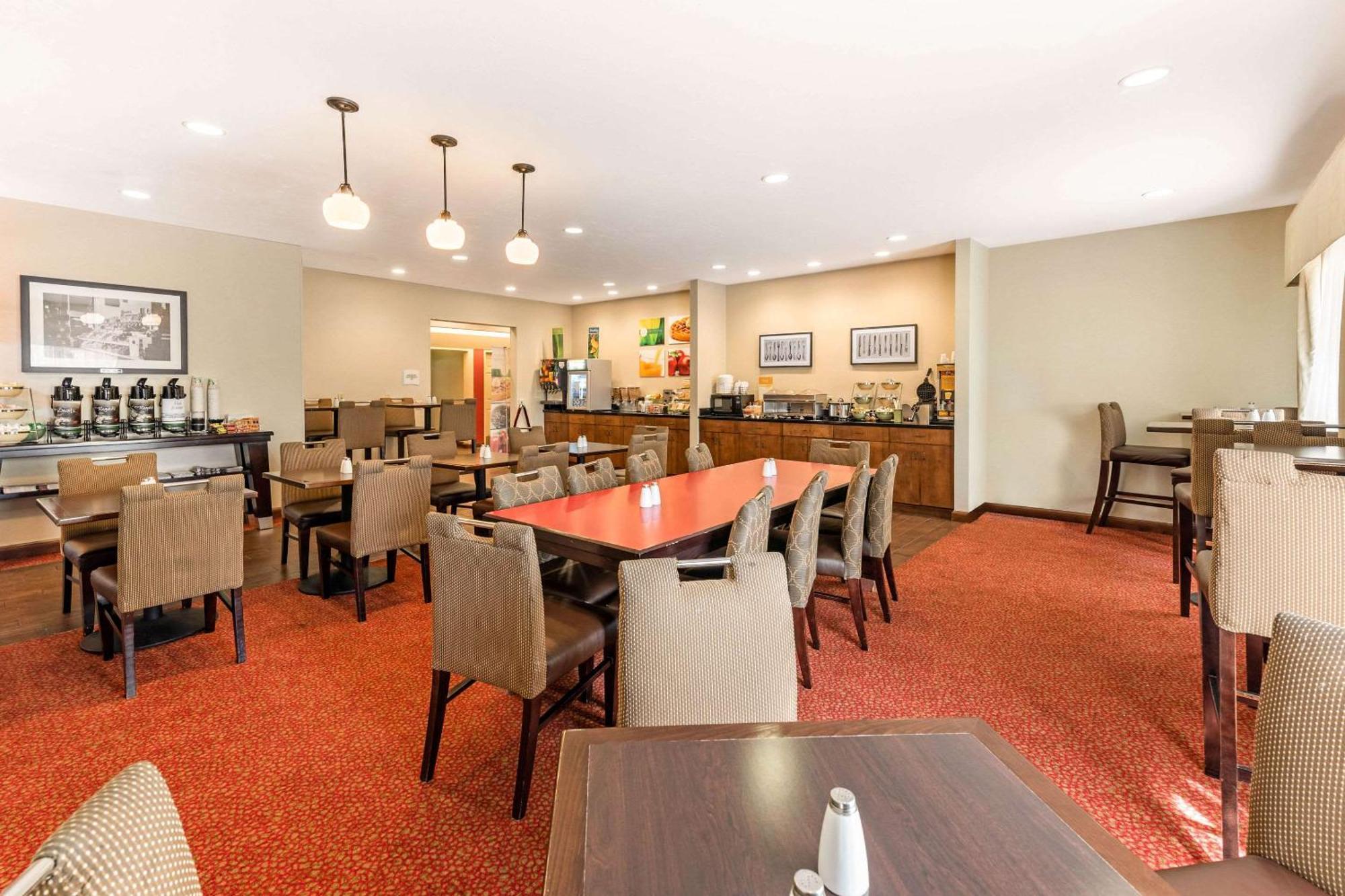 Quality & Collins Hotel 3*
