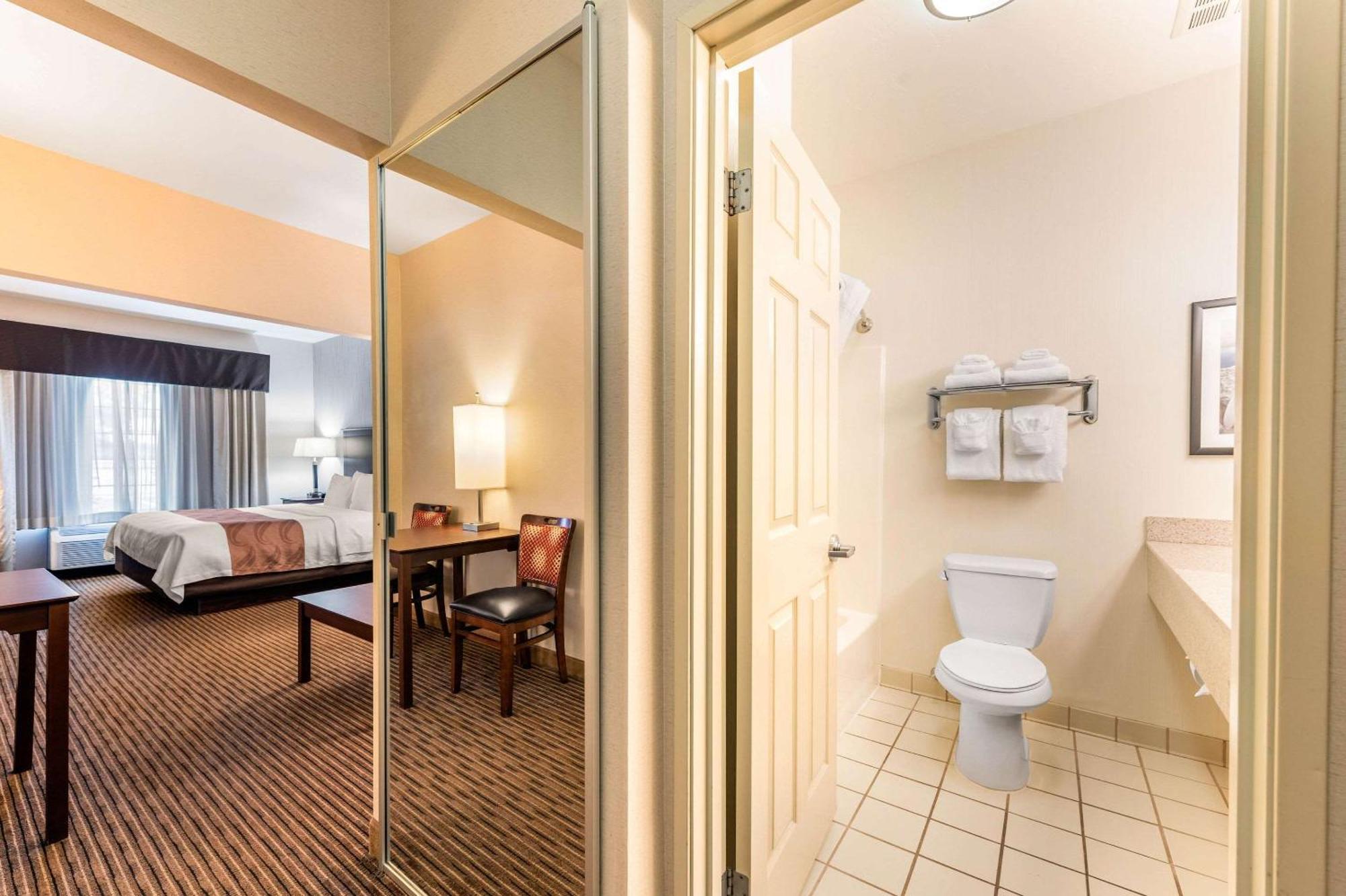 Quality & Collins Hotel 3*