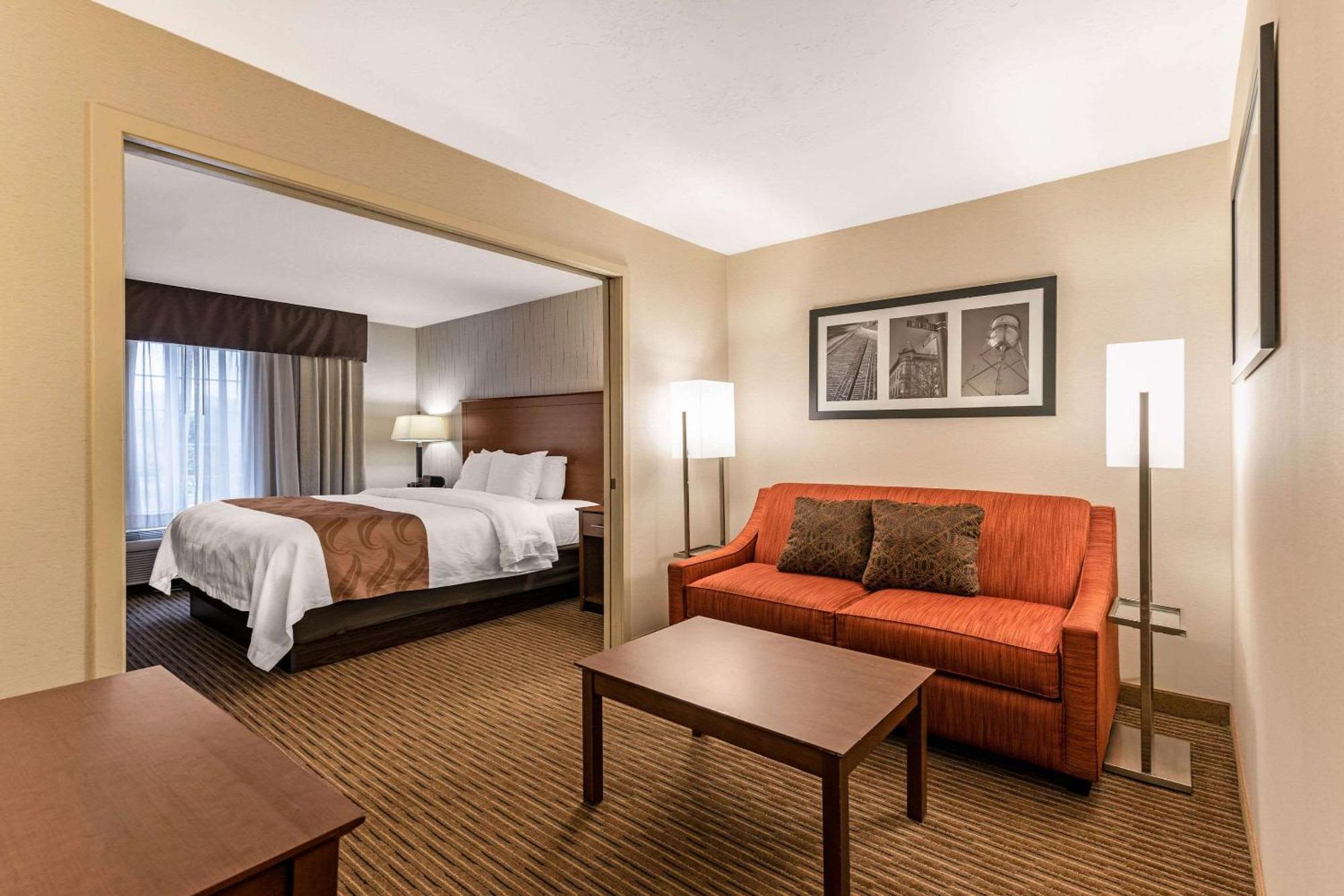 Quality & Collins Hotel