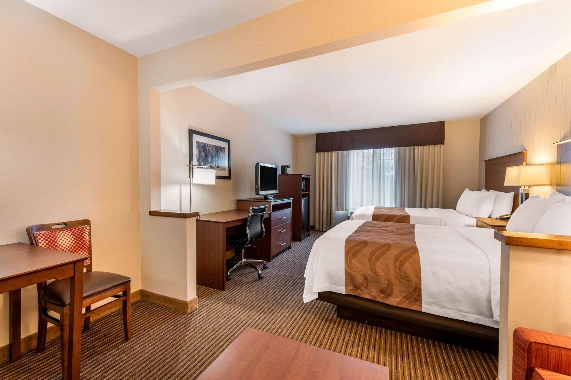 Quality & Collins Hotel 3*