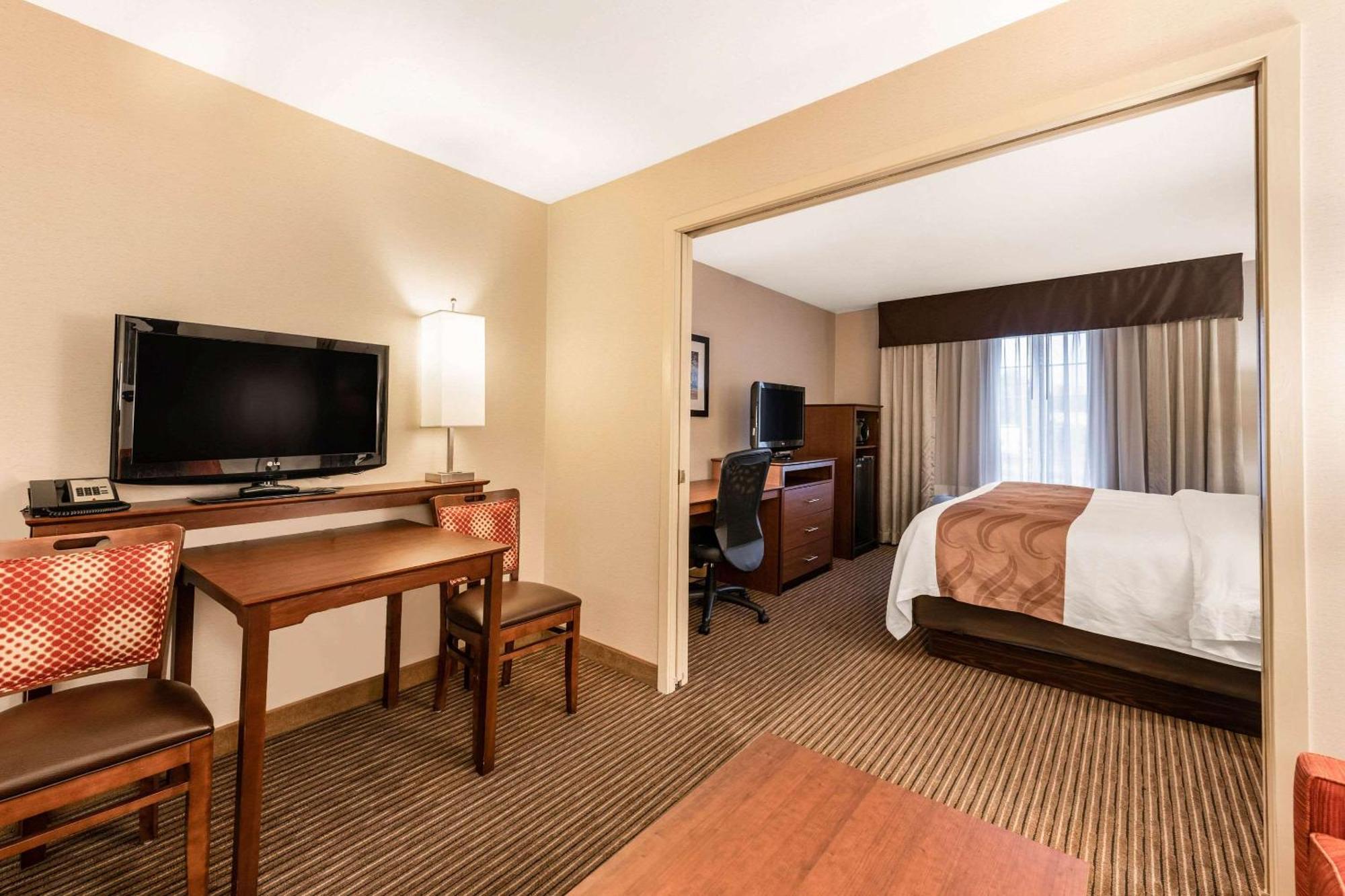 Quality & Collins Hotel Fort Collins