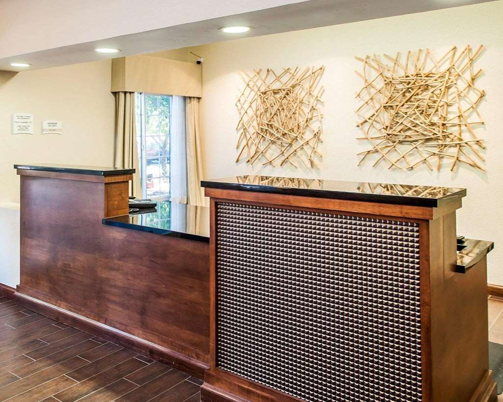 Quality & Collins Hotel