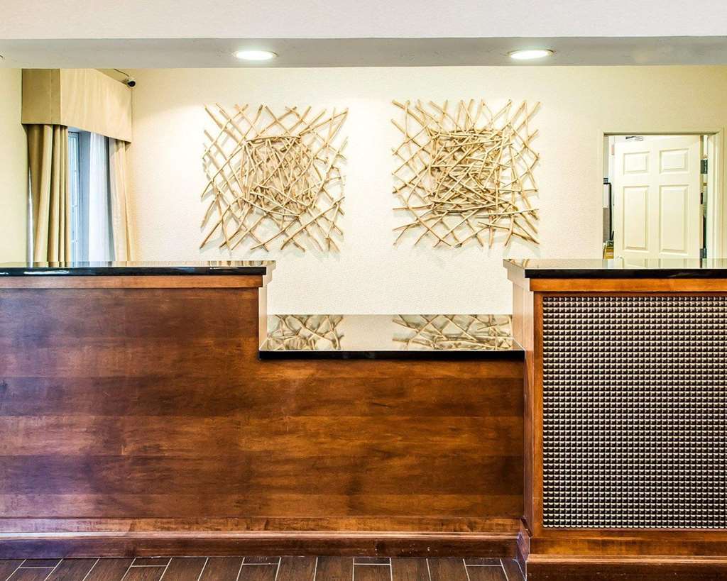 Hotel Quality & Collins 3*