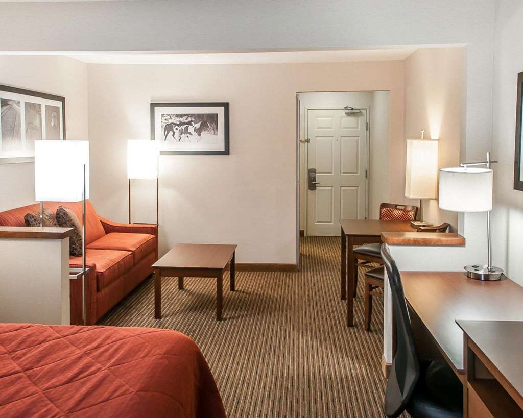 Quality & Collins Hotel 3*