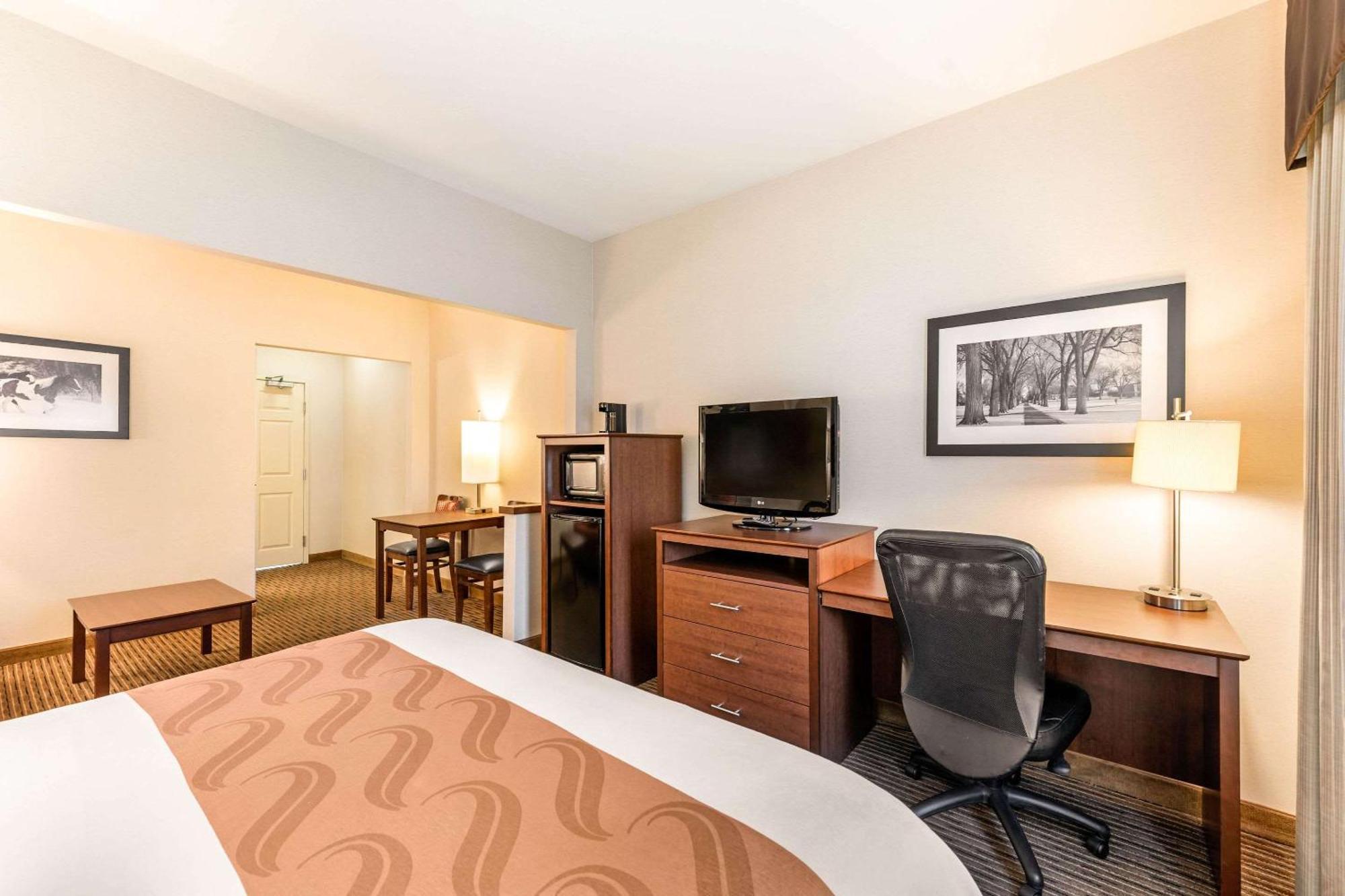 Hotel Quality & University
